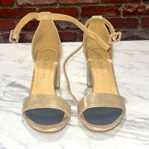 Gold dressy shoes